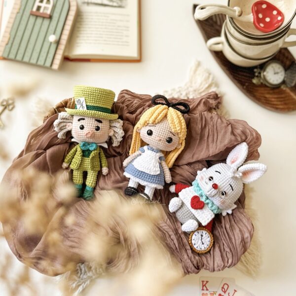 (ENGLISH / ESPANÕL) - Alice in Wonderland (PDF File)